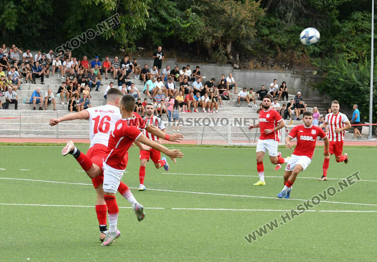 „Хасково“ би „Хасково“ като гост в Хасково