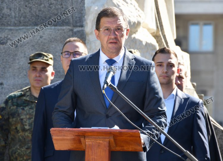 Кметът Станислав Дечев