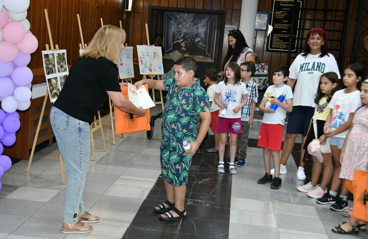 С изложба и грамоти приключи Лято в библиотеката