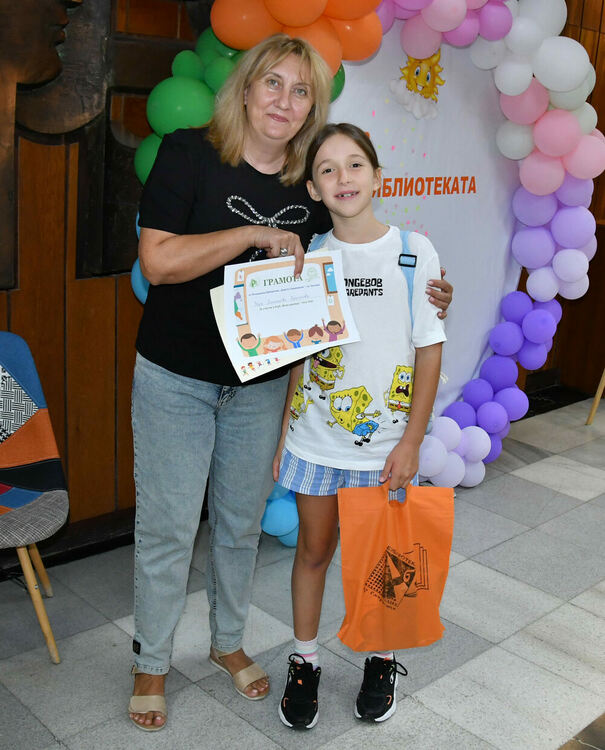 С изложба и грамоти приключи Лято в библиотеката
