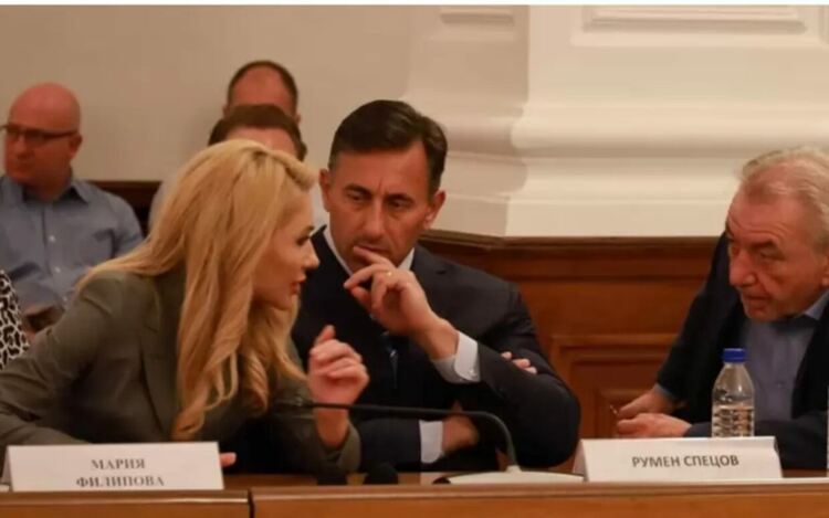 Мария Филипова, Румен Спецов и Росен Карадимов обещаха да не допуснат алчни търговци да помрачат преминаването към еврото с надуване на цени.