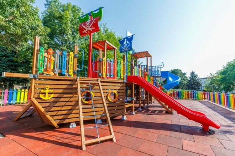 Перник се сдоби с още едно привлекателно място за игра и усмивки