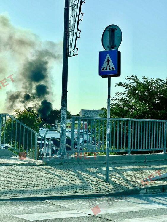 Избухна пожар на Неделния пазар в Димитровград