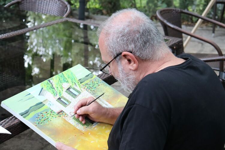 8 художници рисуват с цветни палитри за Деня на Хасково 