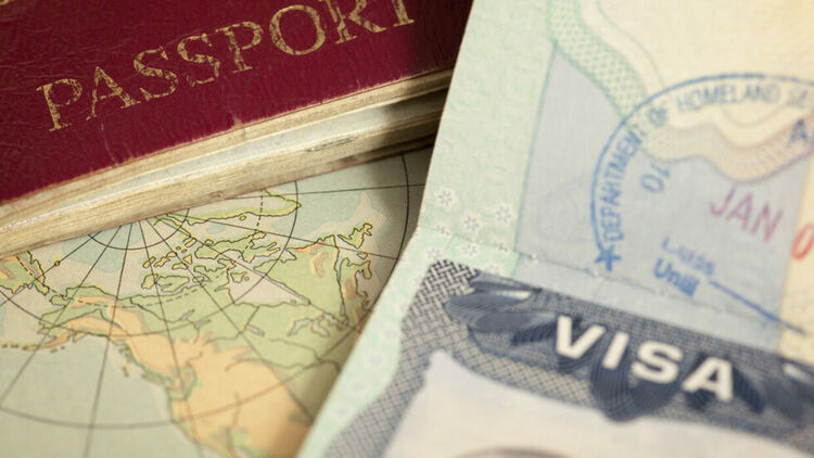 Щатите ще затегнат срока на продължителност на визите за студенти и журналисти