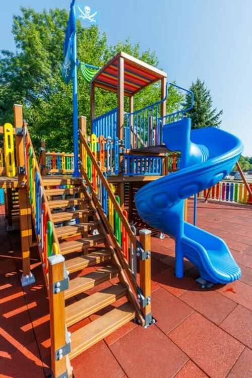 Перник се сдоби с още едно привлекателно място за игра и усмивки