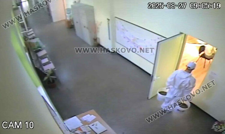 Трима са задържани за случая със залятата с фекалии директорка на ЦОП в Димитровград