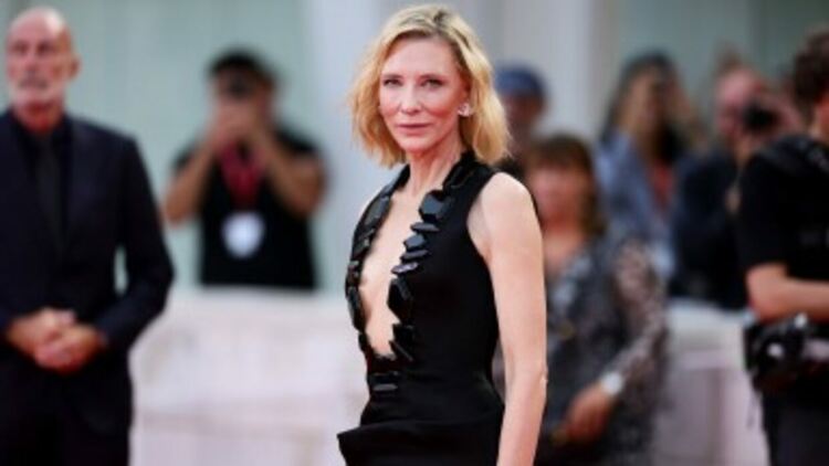 Фестивалът във Венеция започна с парад на звезди и висша мода