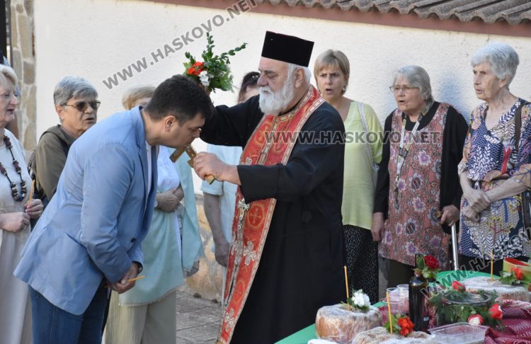 Курбан за здраве и благоденствие на димитровградчани дари кметът Иво Димов