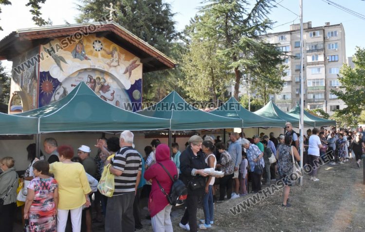Курбан за здраве и благоденствие на димитровградчани дари кметът Иво Димов