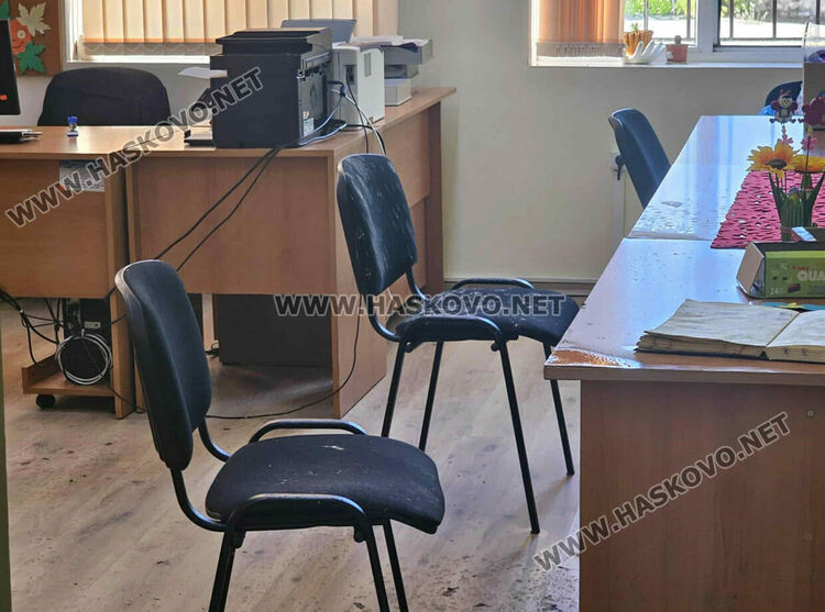 Трима са задържани за случая със залятата с фекалии директорка на ЦОП в Димитровград