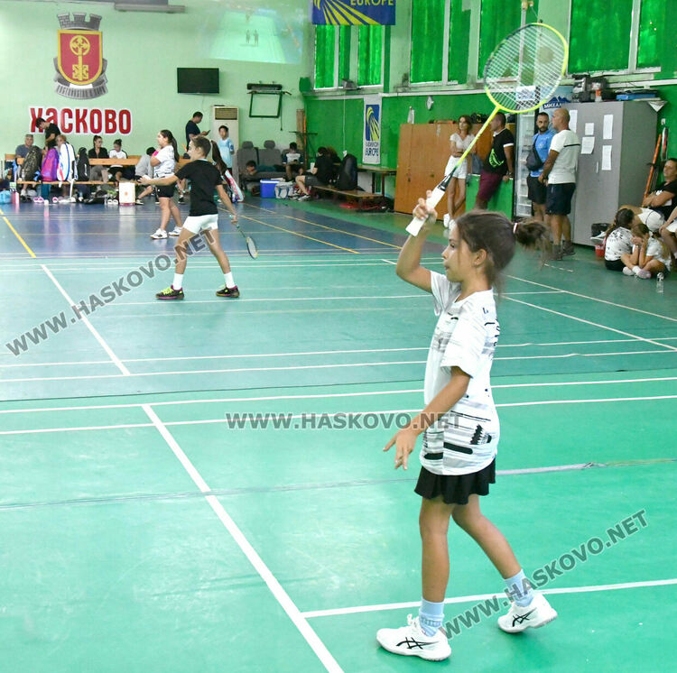 Бадминтонисти се борят за трофеите от турнира „Пюзант Касабян“