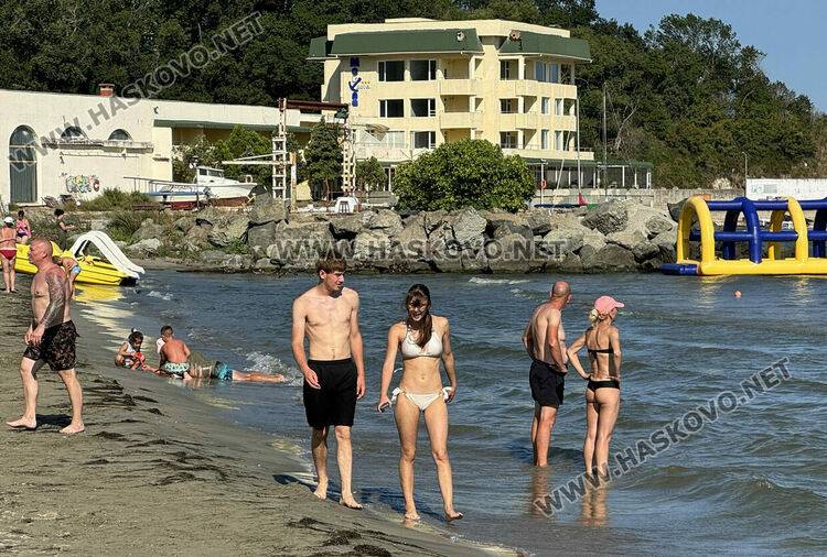 Слънчево, тихо и топло време в петък
