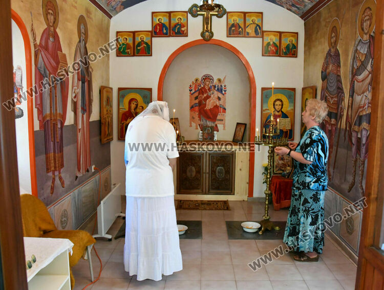 Ремонтират параклиса в двора на хасковската болница