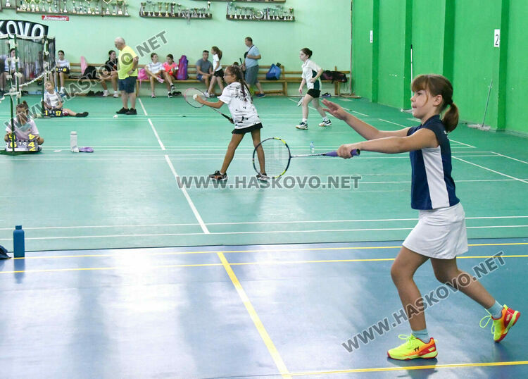 Бадминтонисти се борят за трофеите от турнира „Пюзант Касабян“