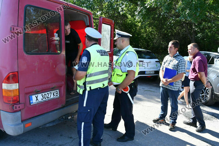 МВР и БАБХ с проверки за незаконен превоз на животни в Хасковско