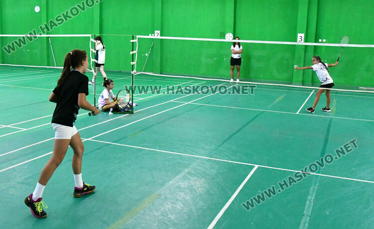 Бадминтонисти се борят за трофеите от турнира „Пюзант Касабян“