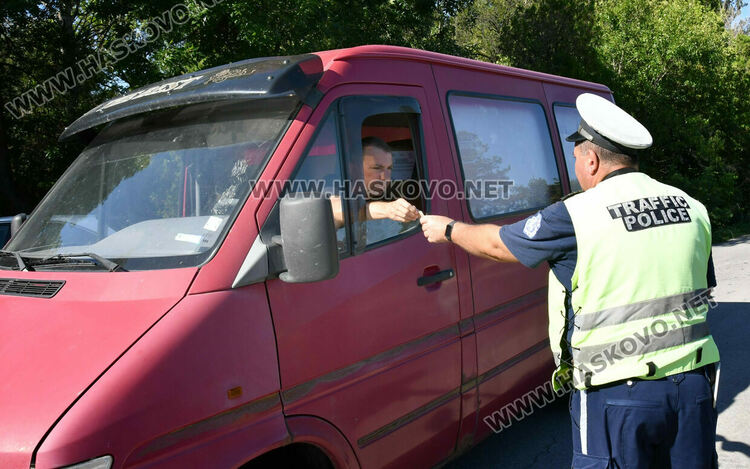 МВР и БАБХ с проверки за незаконен превоз на животни в Хасковско