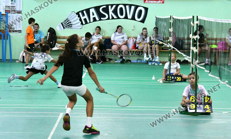 Бадминтонисти се борят за трофеите от турнира „Пюзант Касабян“