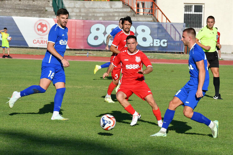 Без капитана си ОФК „Хасково“ гостува на „Несебър“