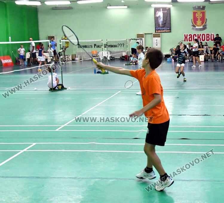 Бадминтонисти се борят за трофеите от турнира „Пюзант Касабян“