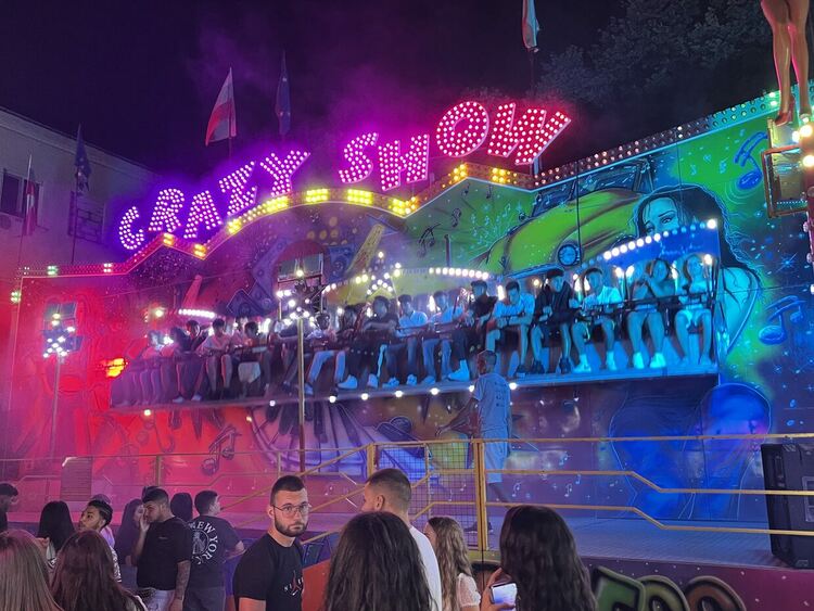 „Тангра“ зарадва публиката в Любимец с вечните си хитове