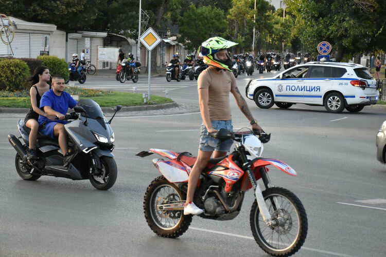 Мотористи направиха почетна обиколка на Димитровград