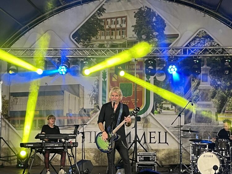 „Тангра“ зарадва публиката в Любимец с вечните си хитове