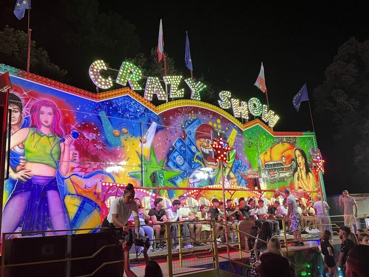 „Тангра“ зарадва публиката в Любимец с вечните си хитове