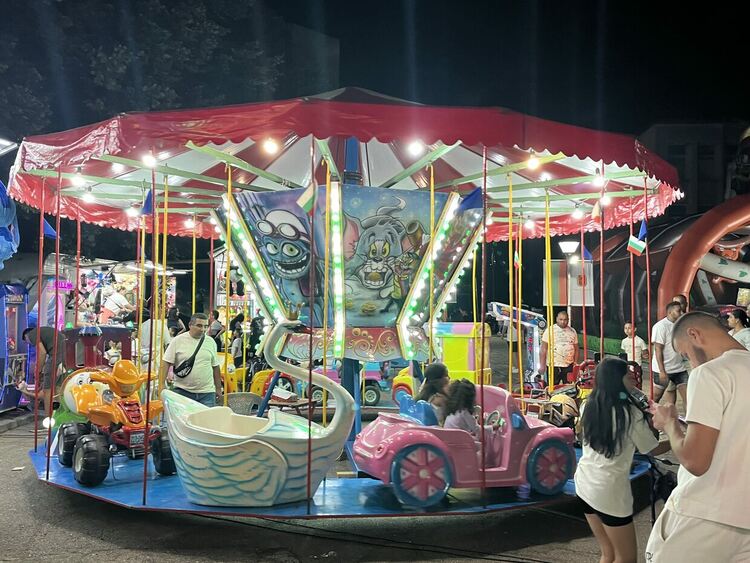 „Тангра“ зарадва публиката в Любимец с вечните си хитове