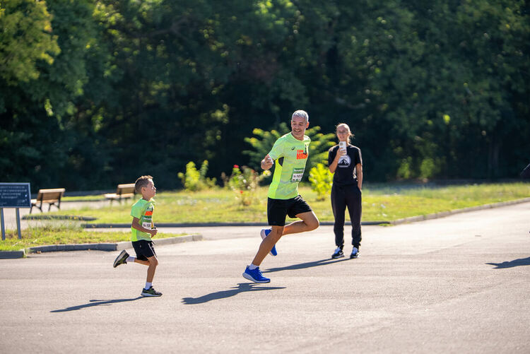 161 участници от страната и чужбина се включиха във второто издание на състезанието по бягане МарицаRUN в Димитровград 