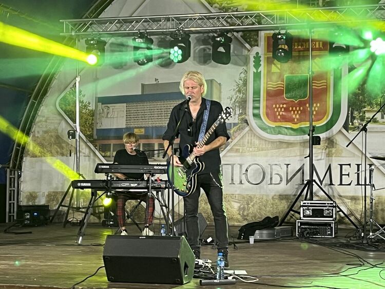 „Тангра“ зарадва публиката в Любимец с вечните си хитове