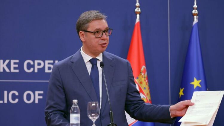 В рамките на една година Вучич е похарчил 5,5 млрд. евро за оръжия