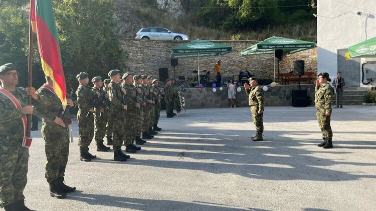 101-ви Алпийски полк почете паметта на загиналите във войните в село Михалково