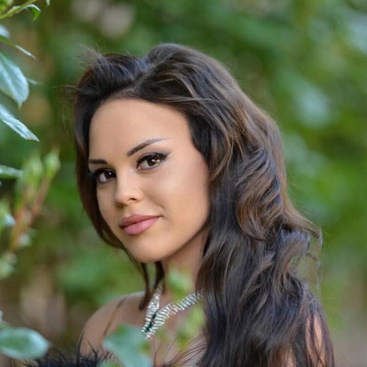 Да помогнем на 19-годишната Ивена от Девин да се бори за живот след катастрофа