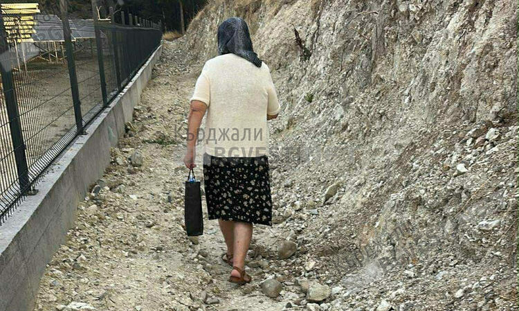 Затапиха входа на мюсюлманското гробище при Сипей, не се полагат грижи за него