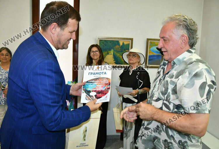 Откриха изложбата с творби от Националния пленер по живопис „Хасково – цветна палитра“