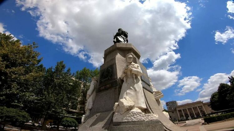 Хасково празнува 140 г. от Съединението на България с тържествена церемония и грандиозен концерт на ансамбъл „Чинари“ 