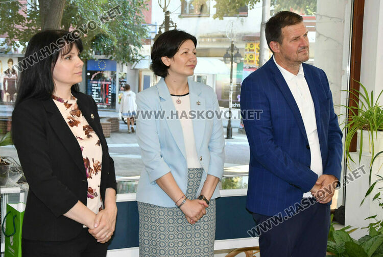 Откриха изложбата с творби от Националния пленер по живопис „Хасково – цветна палитра“