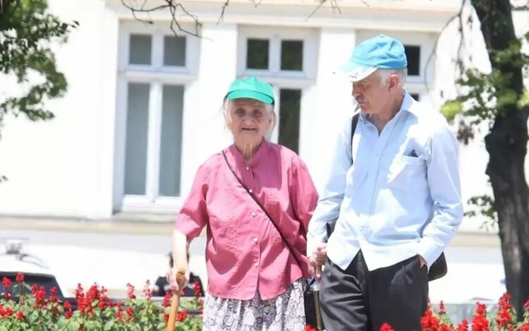 Този месец обичайният график за изплащане на пенсиите е малко изместен заради празниците около 6 и 22 септември.