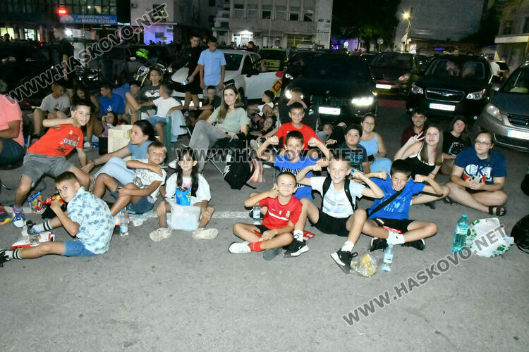 Лятното автокино в Хасково привлече много деца и младежи