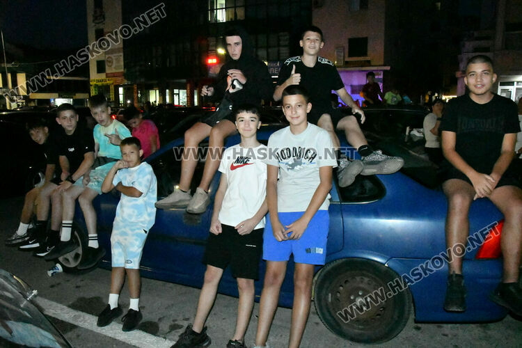 Лятното автокино в Хасково привлече много деца и младежи