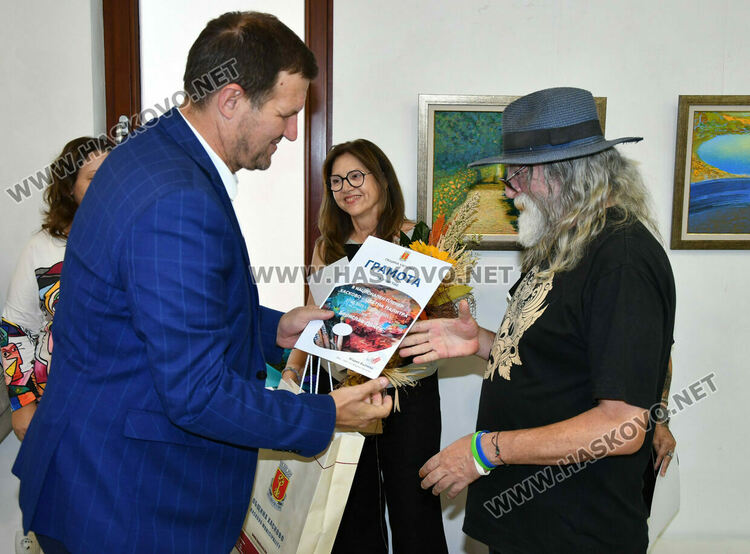 Откриха изложбата с творби от Националния пленер по живопис „Хасково – цветна палитра“