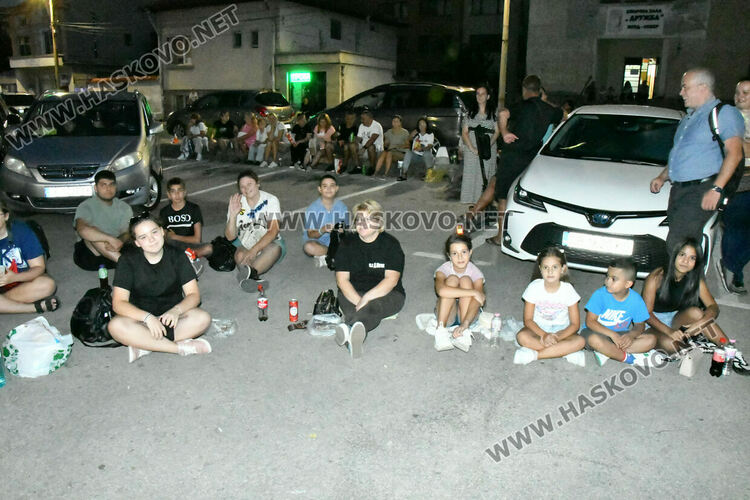 Лятното автокино в Хасково привлече много деца и младежи