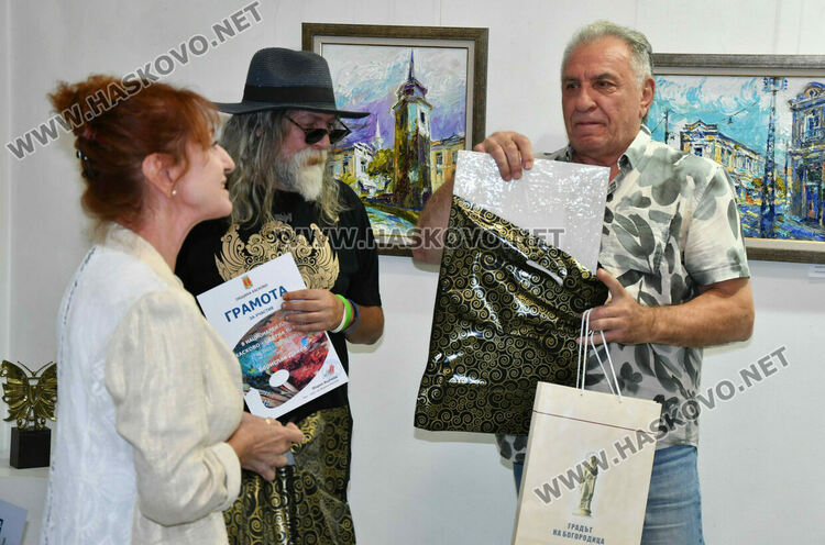 Откриха изложбата с творби от Националния пленер по живопис „Хасково – цветна палитра“