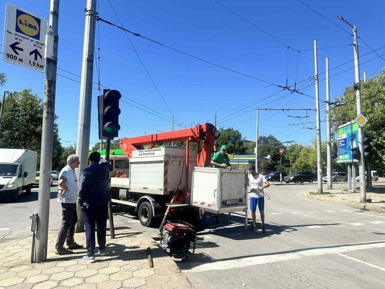 Сменят най-стария светофар в Хасково