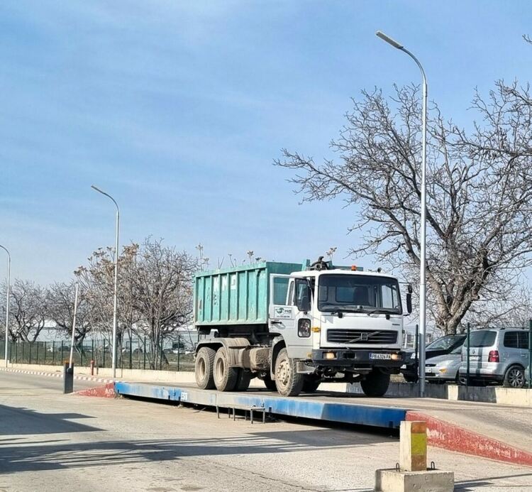 Аварирали автомобили са причината за нередовново сметосъбиране в Горни Воден и Долни Воден 