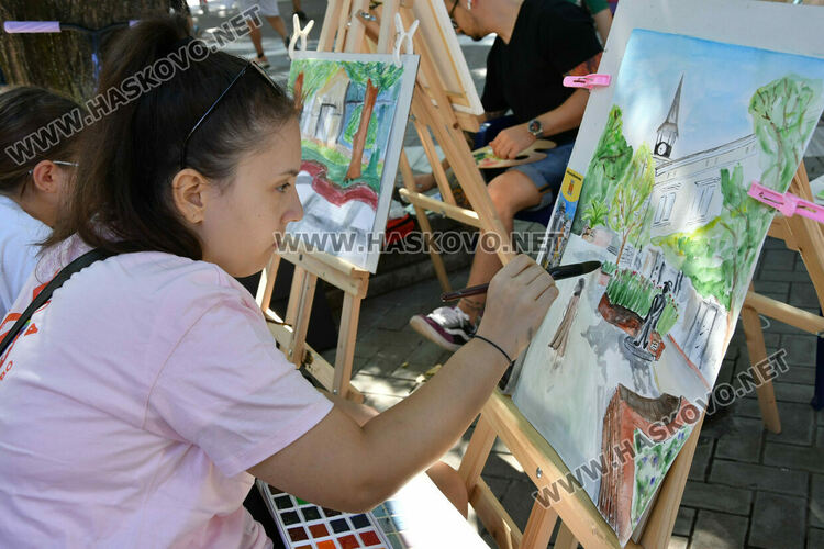 Млади дарования превърнаха центъра на Хасково в пъстро ателие 
