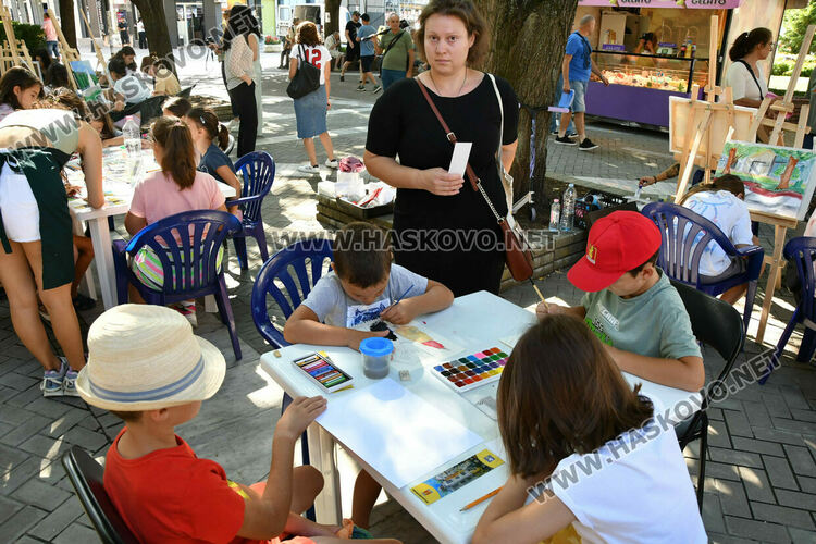 Млади дарования превърнаха центъра на Хасково в пъстро ателие 