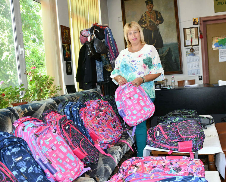 Тракийци изпращат 80 раници и пособия за българското неделно училище в Истанбул